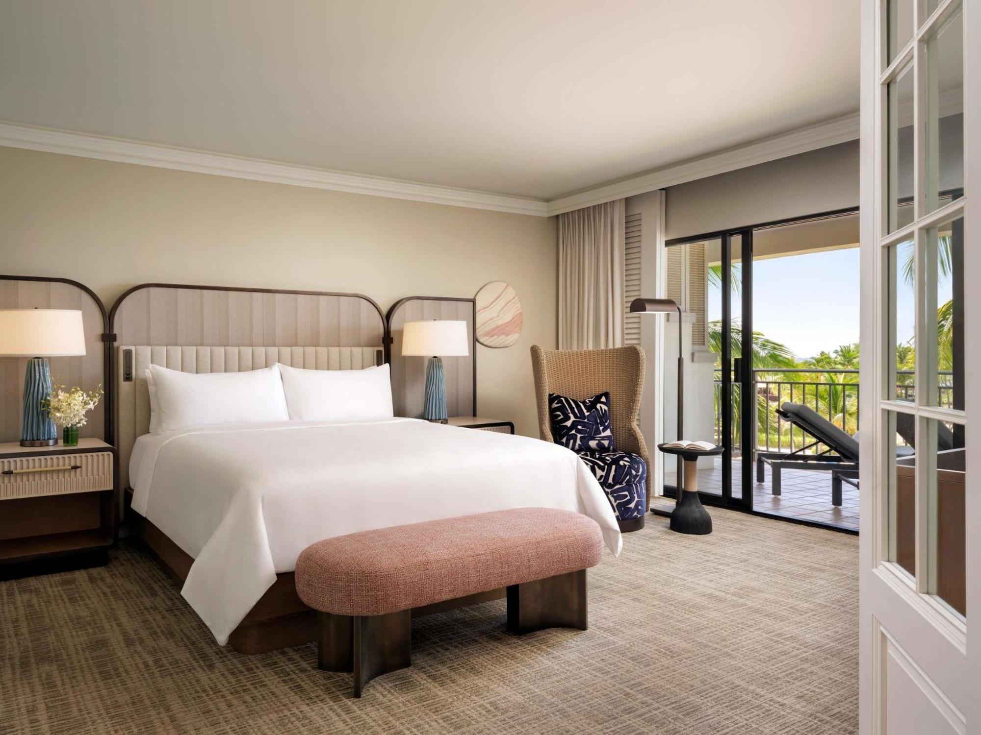 Suíte Luxo com Cama King-size e Vista do Mar
